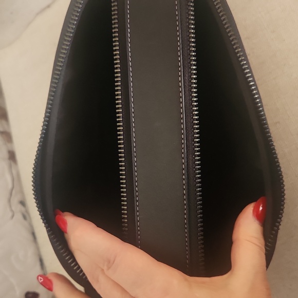 Coach Graham Crossbody - Picture 5 of 6